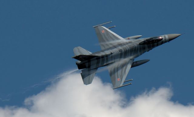 Nowe szaty F-16 Jastrząb