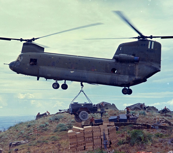 Boeing CH-47 Chinook. Cz. I